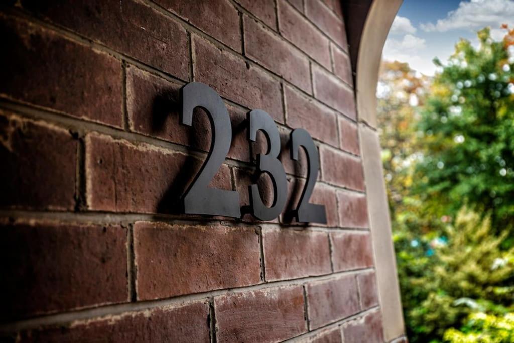 Bootique House - Luxury Group Accommodation In Вейкфілд Екстер'єр фото