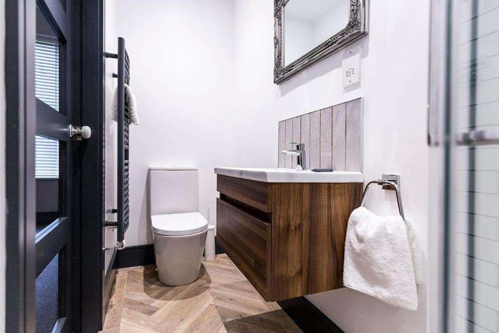 Bootique House - Luxury Group Accommodation In Вейкфілд Екстер'єр фото